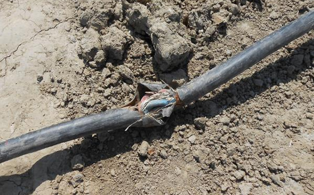 電纜破損 電纜破損